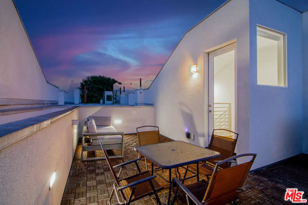 10919 1/2 Otsego Street, North Hollywood, California 91601 home-pic-2